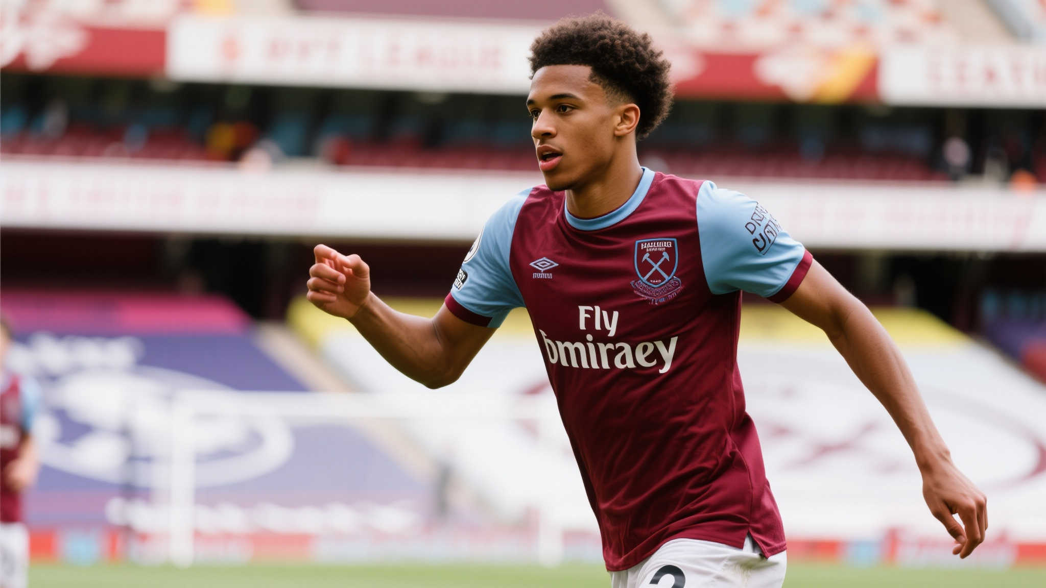 欧洲射手明星执意加盟阿森纳,曼联尤文接连碰壁 此外,这名新星本人对于_英格兰超级联赛_也充满憧憬